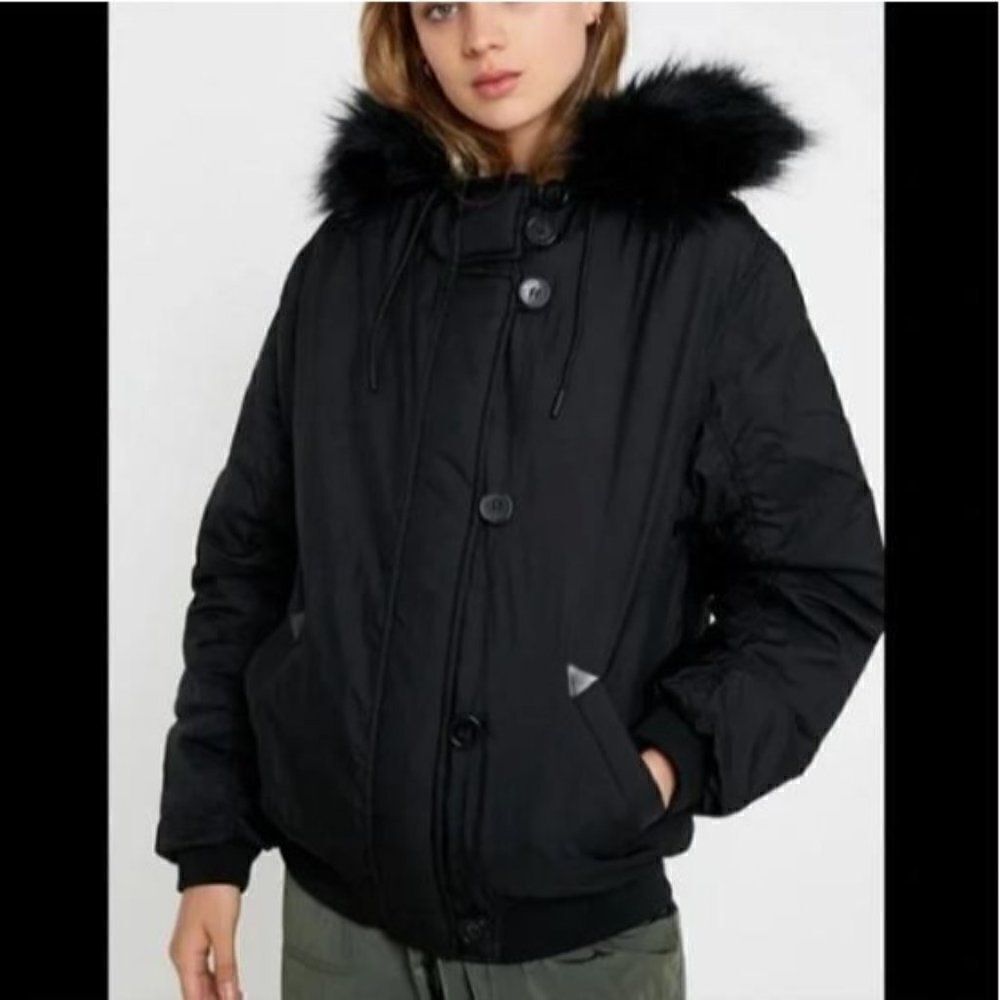 UO‎ Urban Outfitters Black Puffer Coat Size Small (Missing Fur Collar)